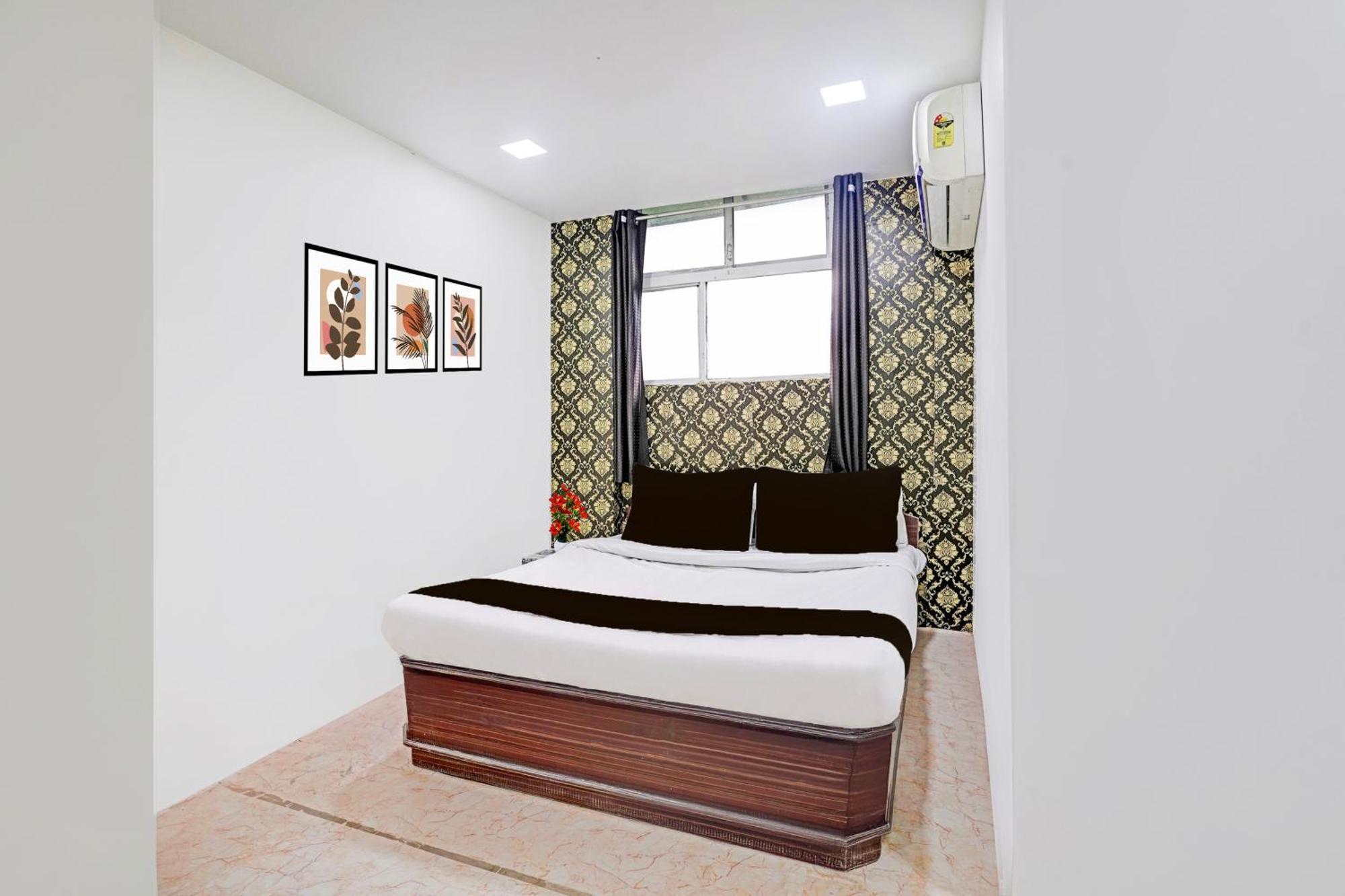אחמדאבאד Super Hotel O Navrangpura Cg Road Formerly Hotel Yugraj מראה חיצוני תמונה