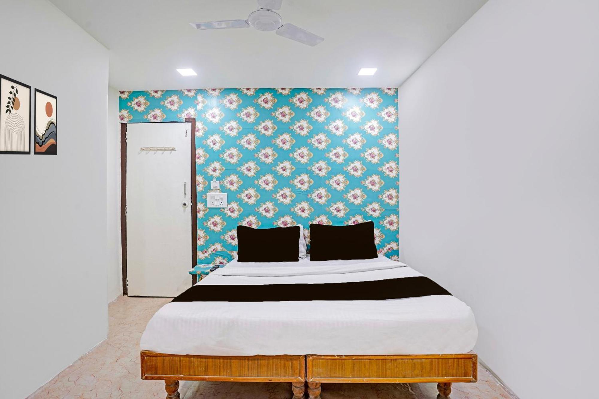 אחמדאבאד Super Hotel O Navrangpura Cg Road Formerly Hotel Yugraj מראה חיצוני תמונה